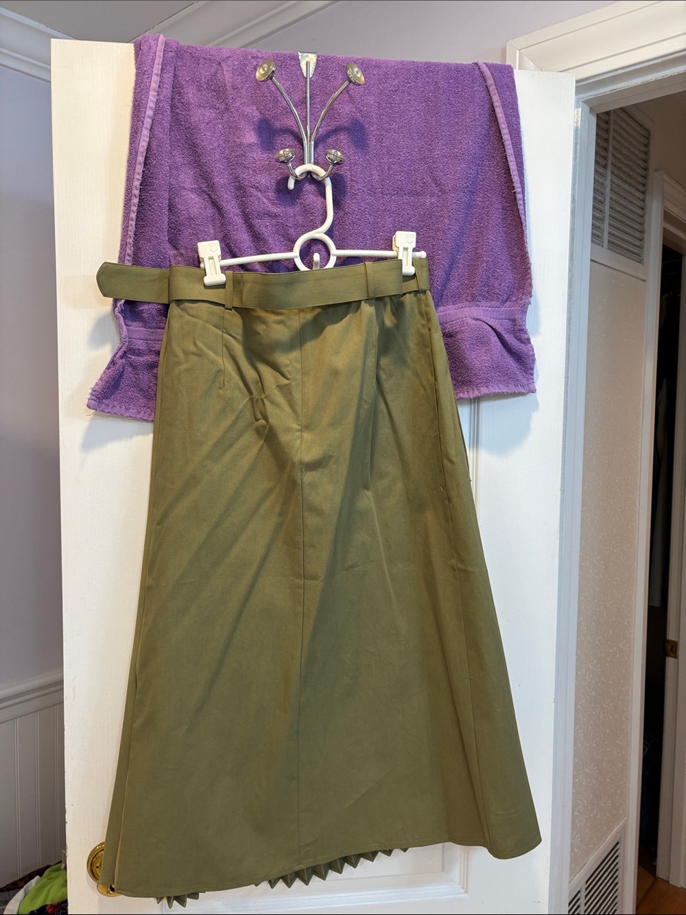 NWT Anthropologie Olive Green Pleated Midi Skirt with Belt - Picture 4 of 8